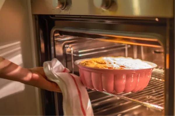 Can You Use An Oven To Keep Food Warm?